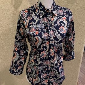 Button down shirt 3/4 sleeve